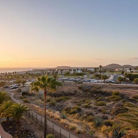 Hygge With Seaside And Golf-view Balcony 公寓